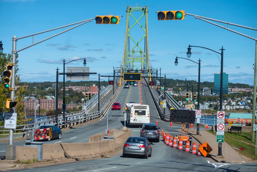 Traffic streams onto the Macdonald Bridge on Monday afternoon, October 1, 2019.
Ryan Taplin - The Chronicle Herald