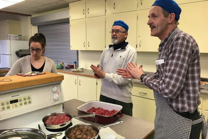 More volunteers are being sought for Yarmouth's 100 meal program.