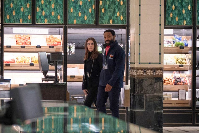 Food haul: Anne Hathaway and Chiwetel Ejiofor in Locked Down.