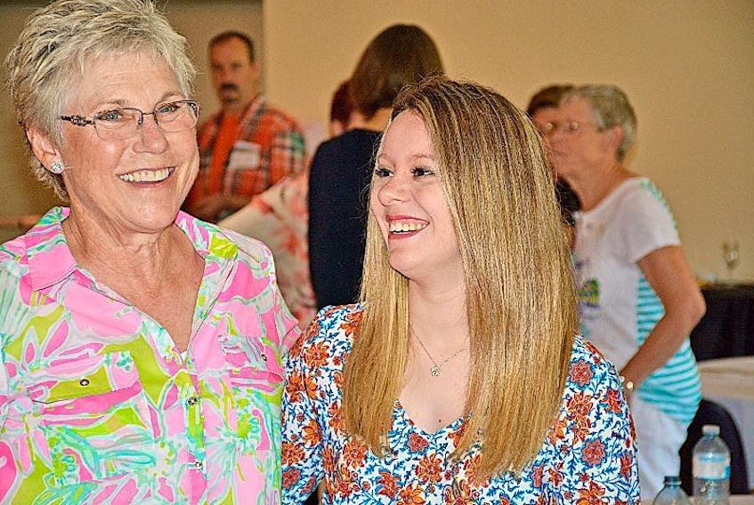 Anne Murray (left) with Chelsea Atkinson (right) during last year’s Anne Murray Day. Anne Murray is coming to Springhill to meet fans during the Maritime Music Fest. 