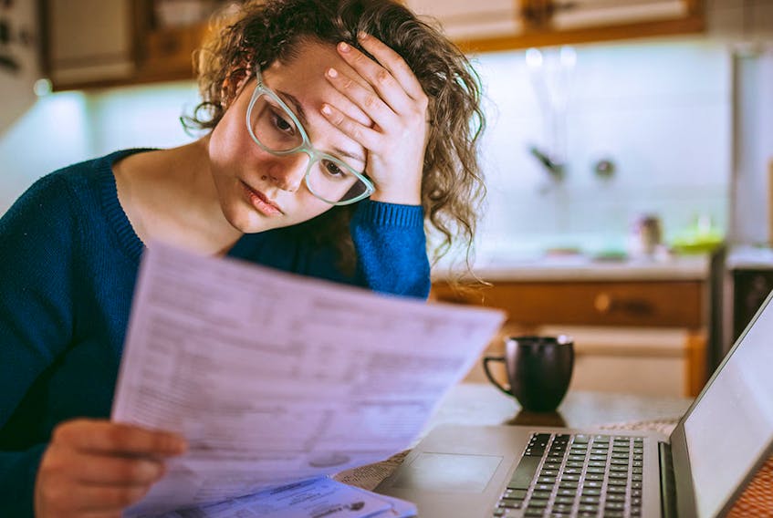 It can be difficult to spot a friend with financial stress during the COVID-19 lockdown, but there are ways you can spot the symptoms and try to help.