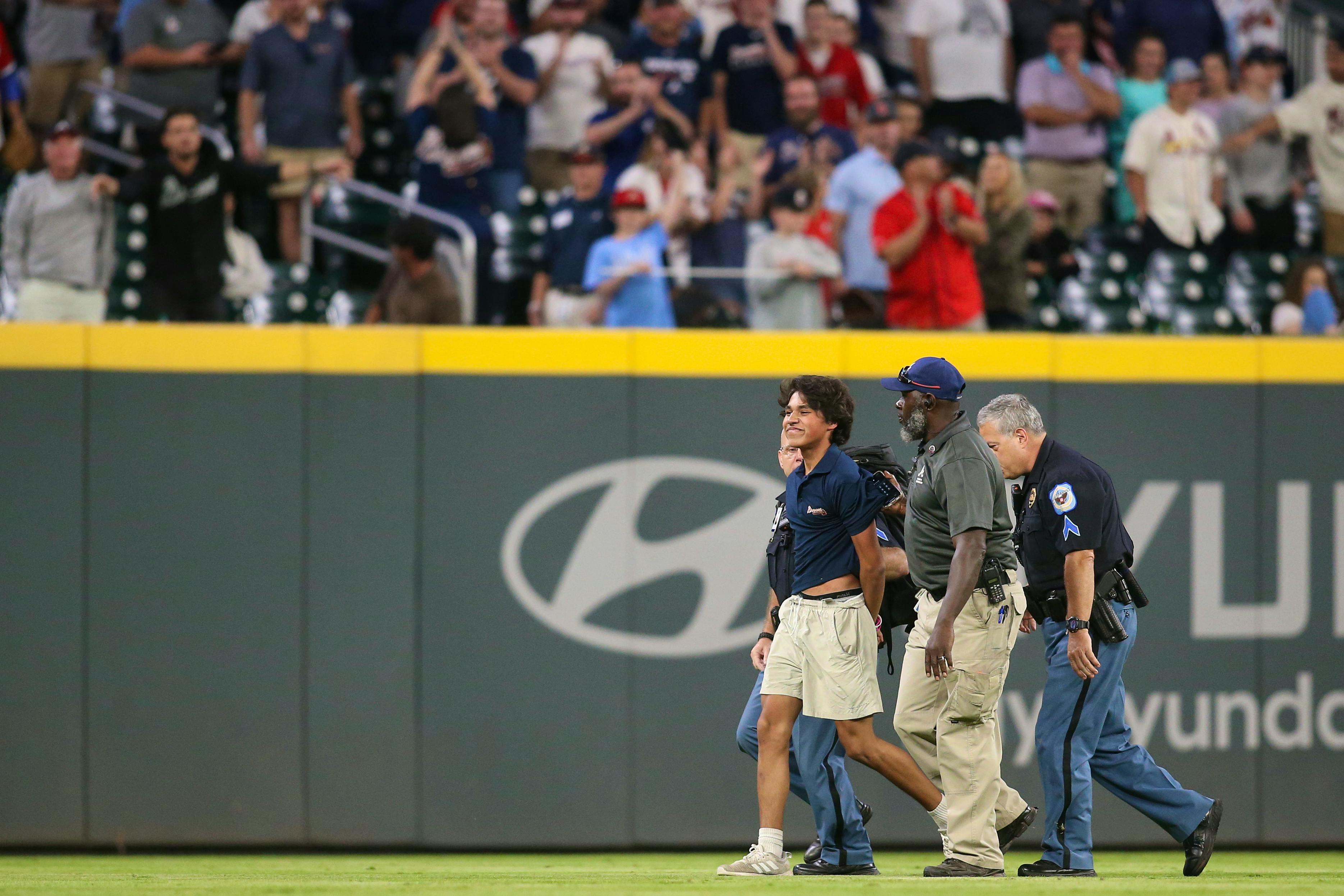 Quick work: Cardinals score 10 in first inning on way to 13-1 NLDS