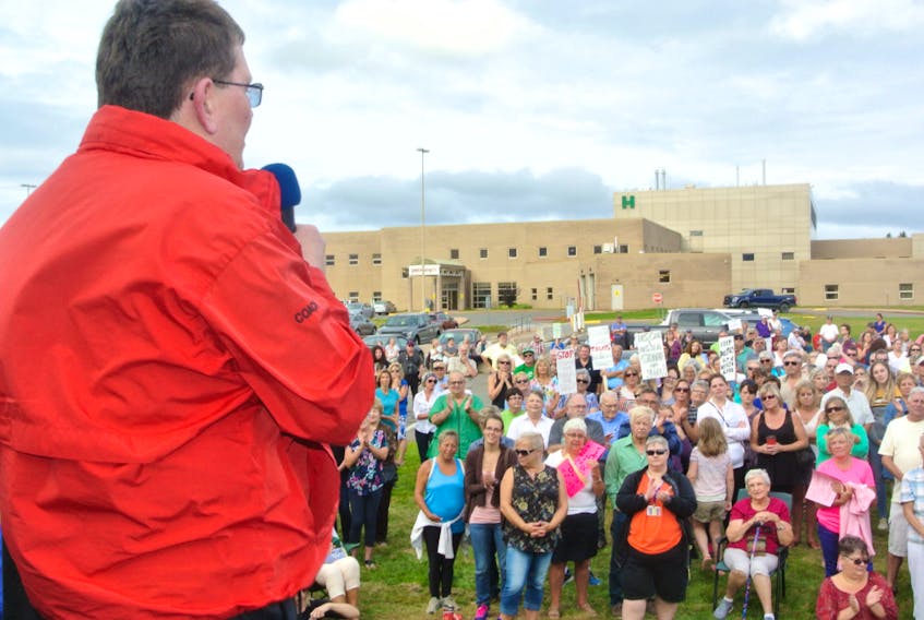 Veteran Amherst physician Dr. Brian Ferguson speaks to a health-care rally at the Cumberland Regional Health Care Centre in August 2018. He is concerned the overnight closure of the emergency department across the border in Sackville, N.B. could potentially overwhelm the already busy Cumberland Regional Health Care Centre’s emergency department. Darrell Cole – Amherst News