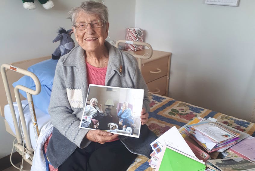 column nettie crop cindy may 7
Cascade of Cards for Mrs. Wells
  
Last month, Nettie Wells wasn’t able to be with family and loved ones on her 102nd birthday, but love poured in from across the region.  Thanks to your generosity, Nettie spent her special day opening 481 greeting cards.
