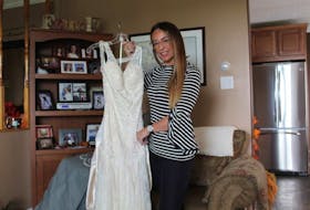 Kim French recently decided to give away her unused wedding dress in an attempt to pay it forward.