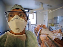 Doctors are looking for markers to predict the likelihood of “critical events” and death from COVID-19 — signs, like fast breathing, high blood pressure or elevated proteins in the blood, that someone might go from sitting on the edge of his or her hospital bed eating lunch, to sudden intense distress, to being sedated, and being lost.