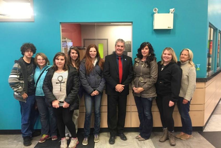 Clare-Digby MLA Gordon Wilson met with youth and DALA and DRHS staff to talk about the future of the Youth Worx program in Digby and Annapolis.