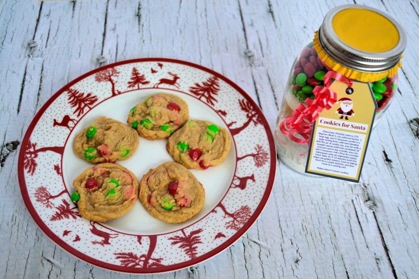 Sharing cookies with friends and family is never a bad idea. Bake some yourself for an easy DIY gift, or fill a mason jar with the dry ingredients so the recipient can bake their own. Top it off with a cute "Cookies for Santa" tag.