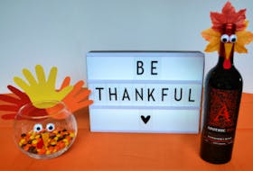 Starting to think about Thanksgiving and fall decor? There are plenty of do-it-yourself projects you can tackle. Start early so you have plenty of time to complete them.
