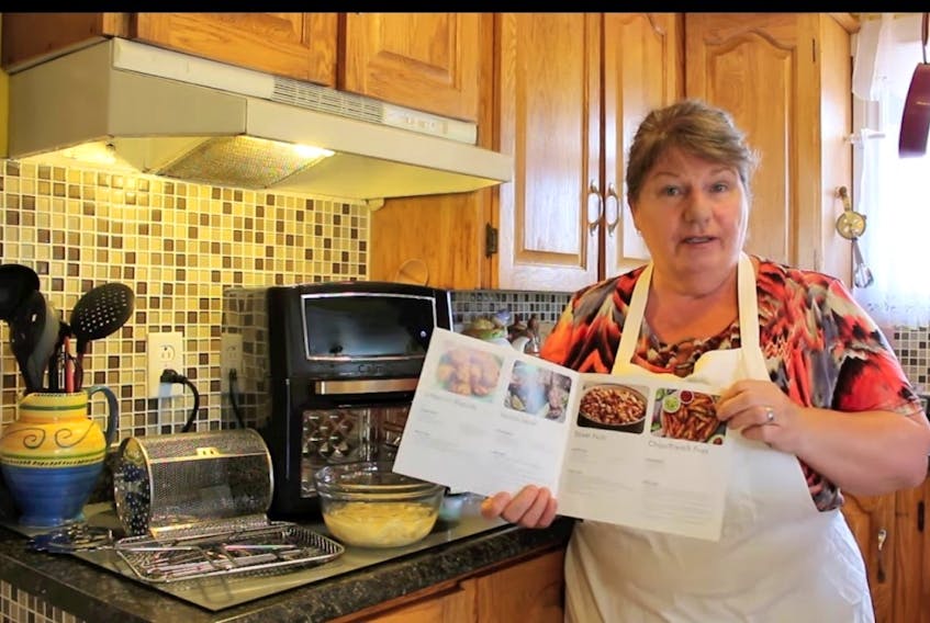 Bonita Hussey of Bonita’s Kitchen in Spaniard’s Bay, N.L. has reviewed the Calmdo air fryer on her website. She can see herself using it for some quick meal plans. 