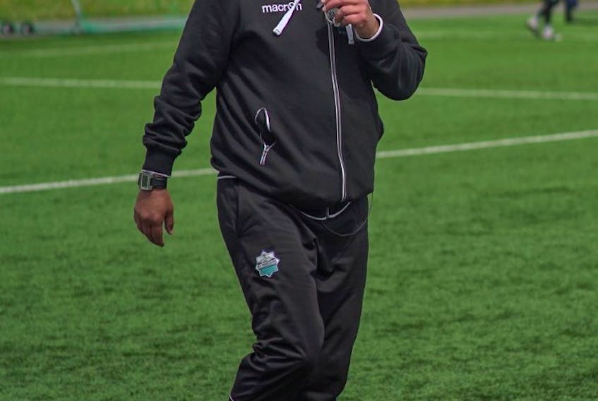 HFX Wanderers FC coach Stephen Hart wears a mask for training during Phase 1 of the Canadian Premier League's return to training. (HFX Wanderers FC)