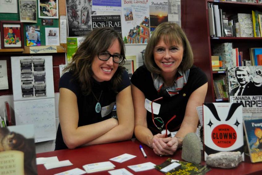 <p>Bookseller Hilary Drummond, left, and Wolfville Rotarian Wendy Donovan&nbsp; before Drummond’s talk.</p>