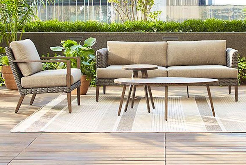 This smart outdoor set from Canadian Tire has a timeless mid-century feel - perfect to create your own 'Mad Men' backyard.