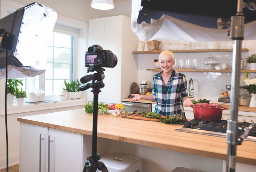 Broadcasting from Sara Lynn's kitchen to the world - ideas to make your kitchen life easier.
