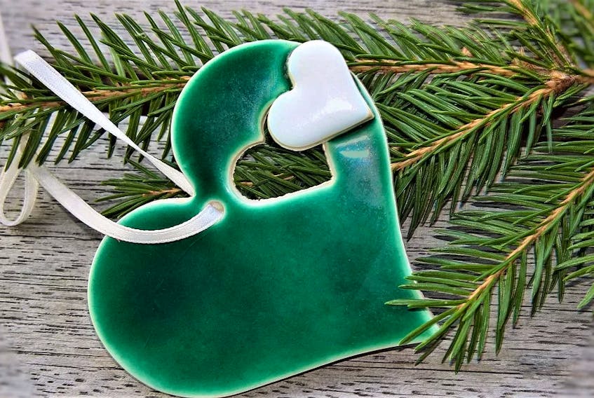 green christmas ornament. - Pixabay