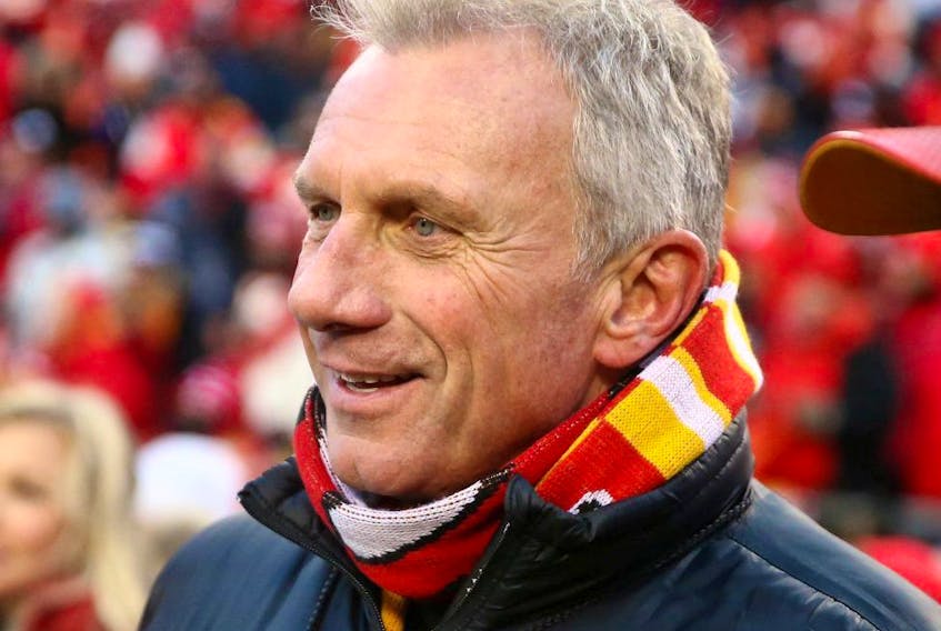 NFL legend Joe Montana stands on the sidelines before the AFC Championship game between the Chiefs and Patriots at Arrowhead Stadium on Jan. 20, 2019.