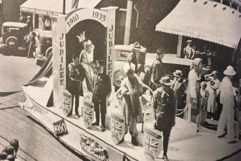 A historic photo of the 1935 Apple Blossom Festival's Grand Parade.
