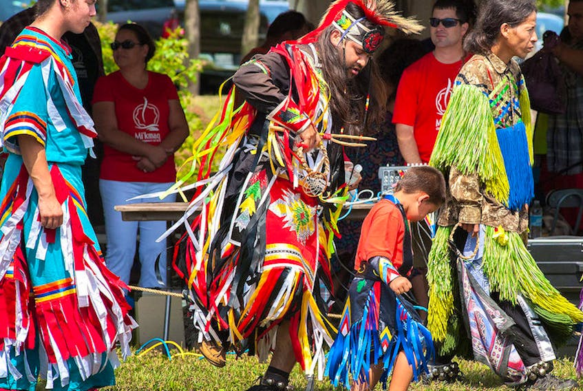 Mi'kmaq take part in an annual pow wow at Confederation Landing Park in Charlottetown.

(IIS Photo)