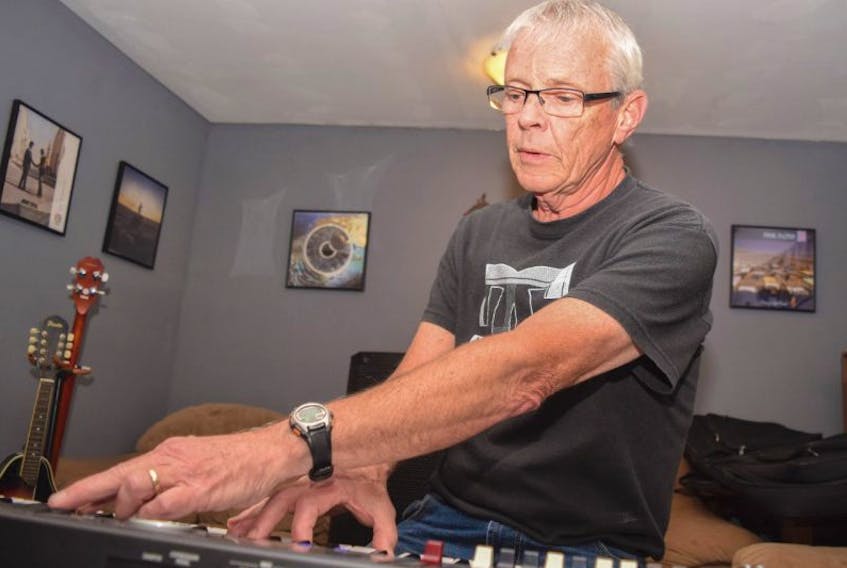 Keyboardist Rick Rankin leads into Breathe, from the Pink Floyd Album Dark Side of the Moon.