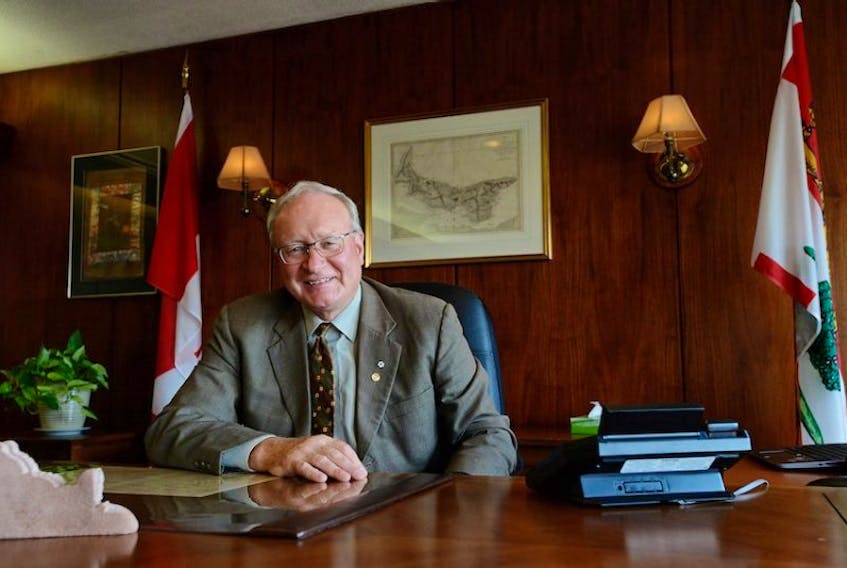 <p>Premier Wade MacLauchlan says he does not see a problem with offering access to himself at a private dinner to the highest bidder.</p>