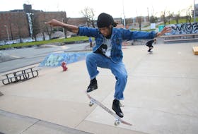 FOR MUNTO STORY:
Tayvon Clarke would like to see indoor skate facilities in the city's recreation centers...for a story on a push to make that happen....Clarke is seen in the skatepark at the Commons in Halifax Friday December 4, 2020 .....SEE MUNRO STORY FOR MORE DETAILS

TIM KROCHAK PHOTO