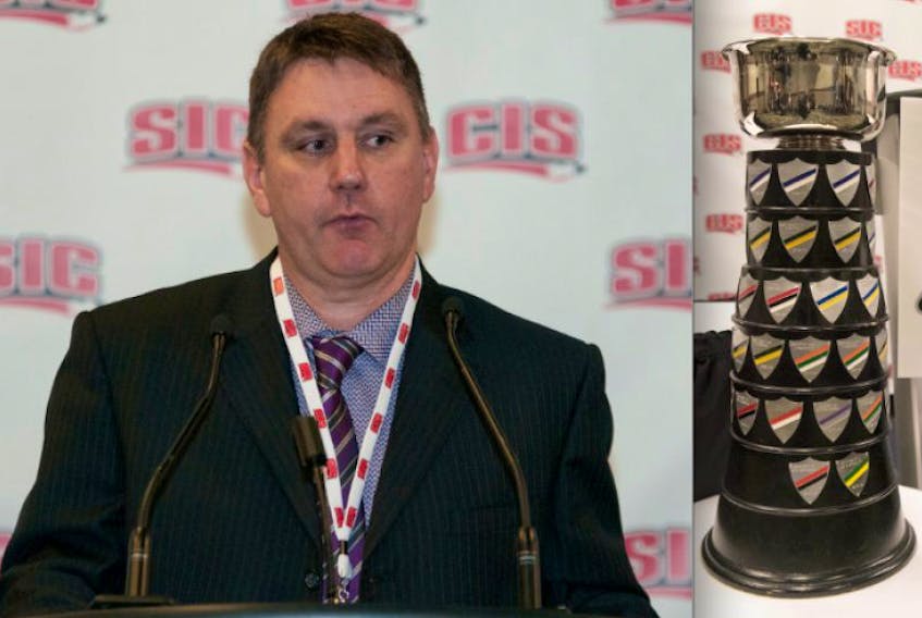Acadia Axemen hockey coach Darren Burns and his team have their sights set on the CIS University Cup. 
