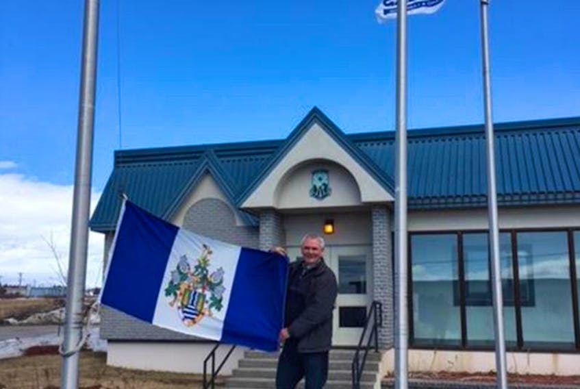 As promised during the launch of the West Coast Senior Hockey League season, Mayor Tom O’Brien raised the Corner Brook flag in front of Stephenville Town Hall on Saturday and will fly it for a week, recognizing the Royals win of the championship game and the Cliff Gorman Memorial Cup on Friday.
